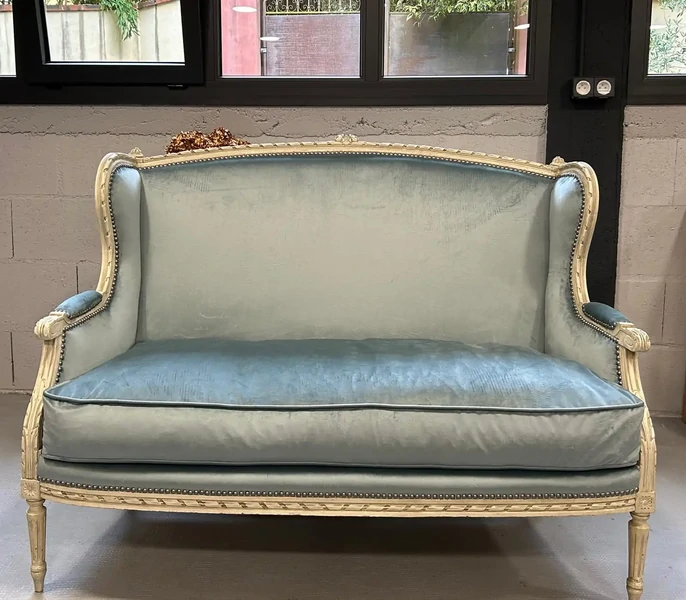 Banquette à oreilles style Louis XVI